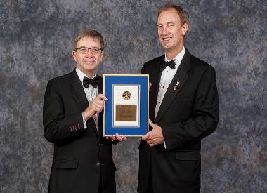 Award win for De Beers geologists