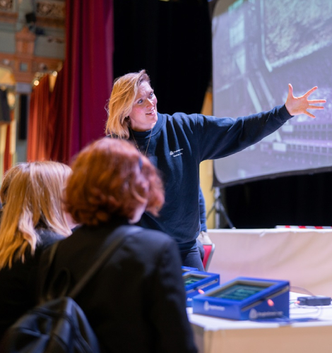 Discover the Social Way